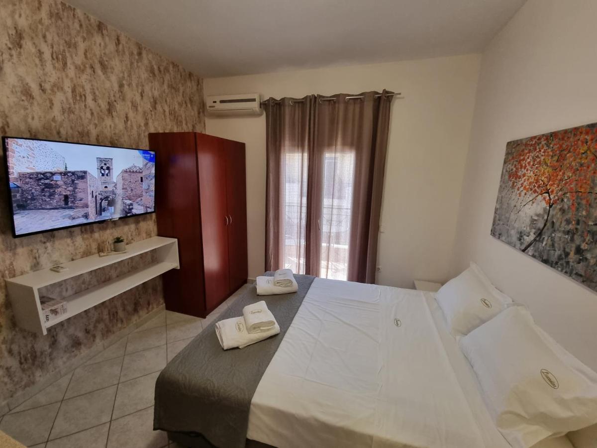 Premium Suites Ofrínion Eksteriør billede