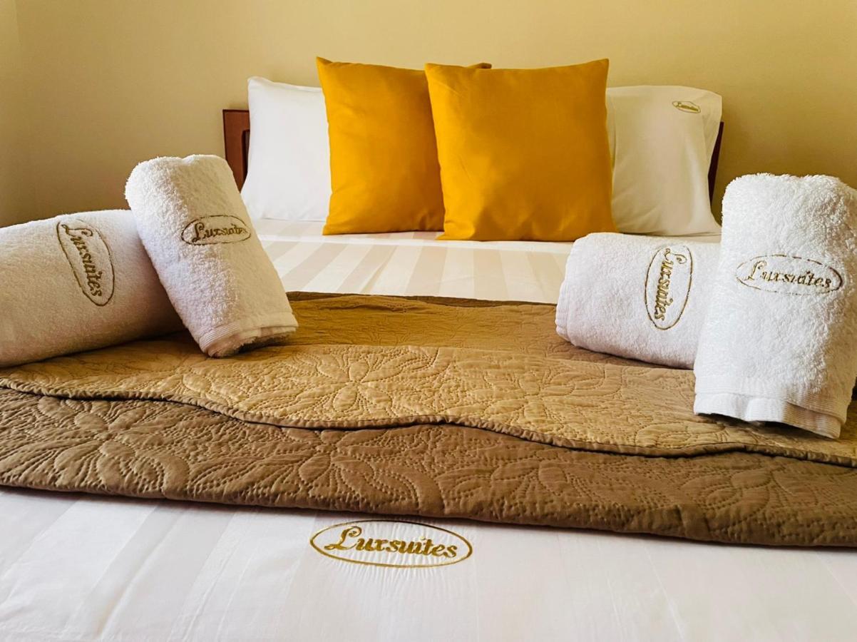 Premium Suites Ofrínion Eksteriør billede
