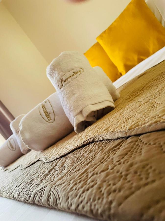 Premium Suites Ofrínion Eksteriør billede