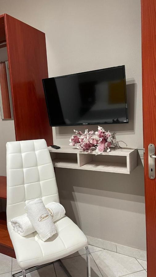 Premium Suites Ofrínion Eksteriør billede