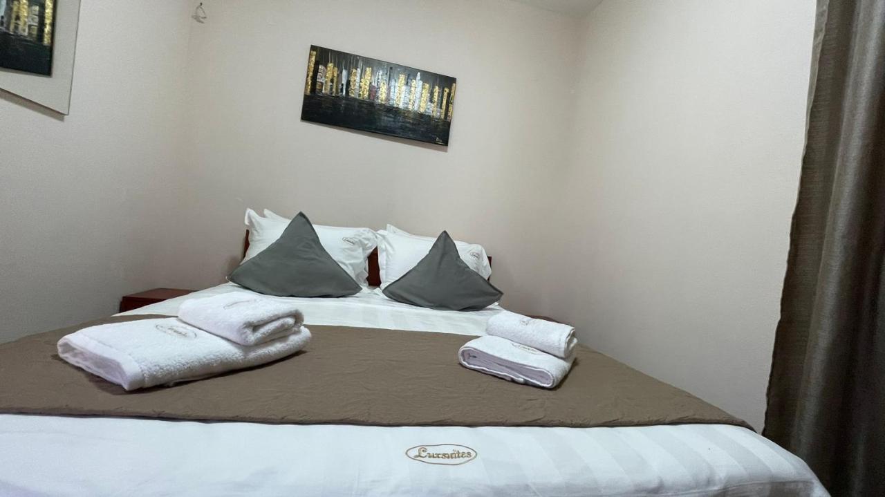 Premium Suites Ofrínion Eksteriør billede